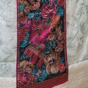 OSCA DE LA RENTA LONG SILK SCARF.52X11 INCHES